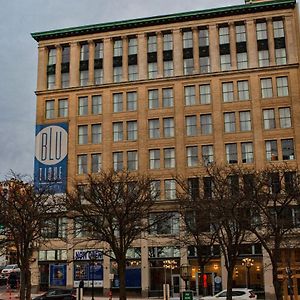 Blu-Tique, Akron, A Tribute Portfolio Hotel